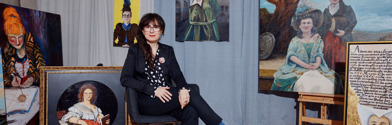 Roxana Panetta Künstlerin, in ihrem Atelier in München, fotografiert von Bojan Ritan, 2025